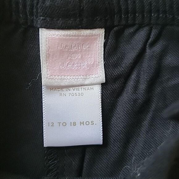 JANIE AND JACK RUFFLE POCKET BLACK SHORTS, SIZE 12-18 MONTHS - Picture 5 of 7